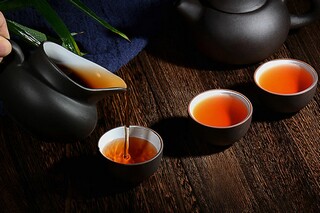 形容下雨的句子二年级_形容下雨的句子